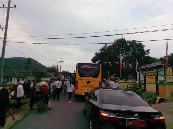 PENYERAHAN BUS SEKOLAH BANTUAN CSR