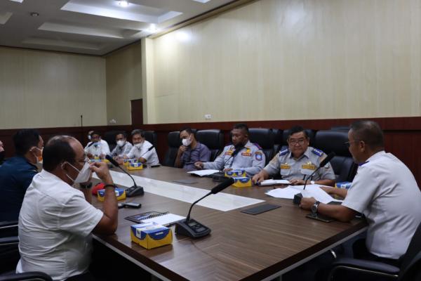 Kadishub Babel Pimpin Rapat Pembahasan Bongkar Muat Pelabuhan Belinyu