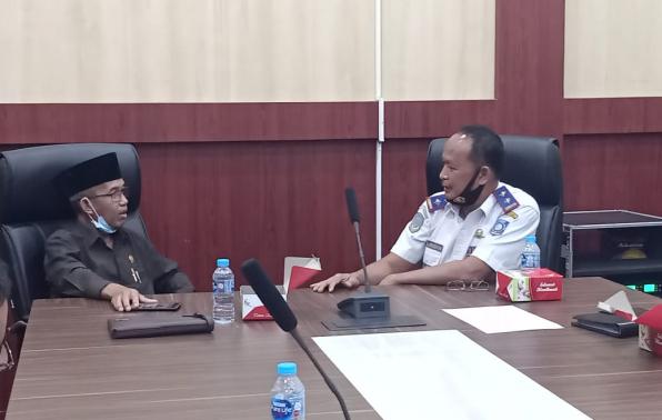 Kadishub Babel K A Tajuddin Bersama  Samsir selaku Anggota Komisi III DPRD Basel